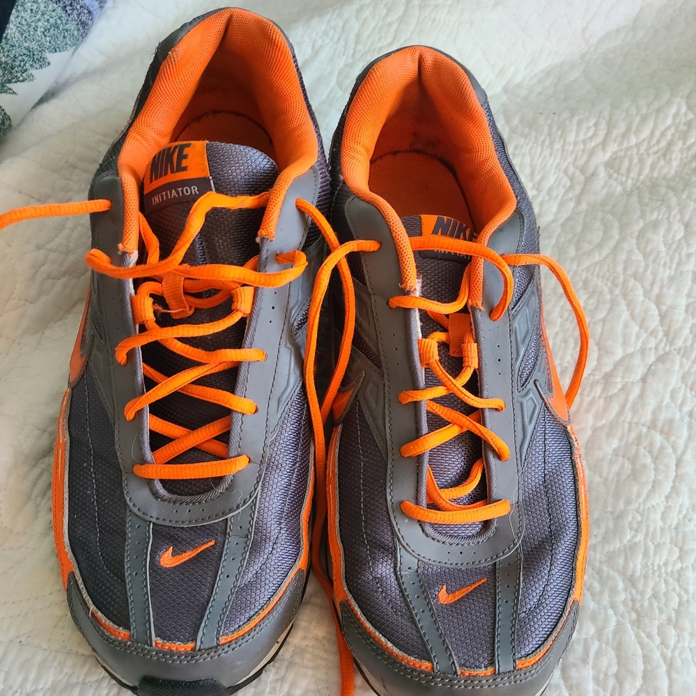 Mens Nike tennis shoes